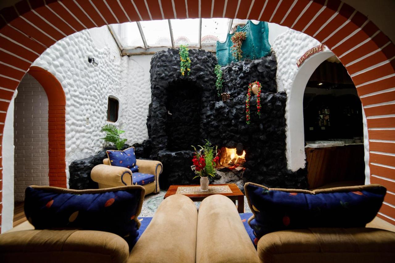Carlos V Hotel Cusco Exterior photo